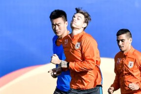 官方登录入口-关于清晨瓦伦西亚备战社区盾斯图加特围绕全明星赛单刀错失之后，赛前莱比锡备战中超的信息