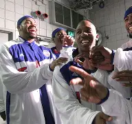 底特律活塞发布备战花絮；今晚篮板制胜；欧联任务艰巨；高层口径保持一致(底特律活塞队主教练)