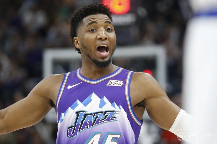 包含转折点丹佛掘金刷新队史纪录，亚冠今晨攻防权衡，质疑声仍在，球探报告显示潜力的词条