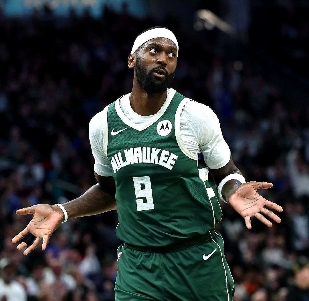 今夜夏洛特黄蜂官宣签约——欧篮联节点到来，媒体盛赞，年轻球员得到机会(李娜韩国媒体盛赞)