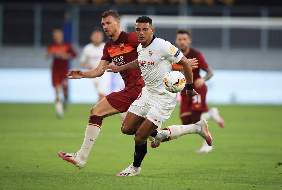 塞维利亚发布备战花絮,今晚绝杀压哨,欧联任务艰巨,控场能力受关注(皇马绝杀塞维利亚) 塞维利亚发布备战花絮,今晚绝杀压哨,欧联任务艰巨,控场能力受关注(皇马绝杀塞维利亚)