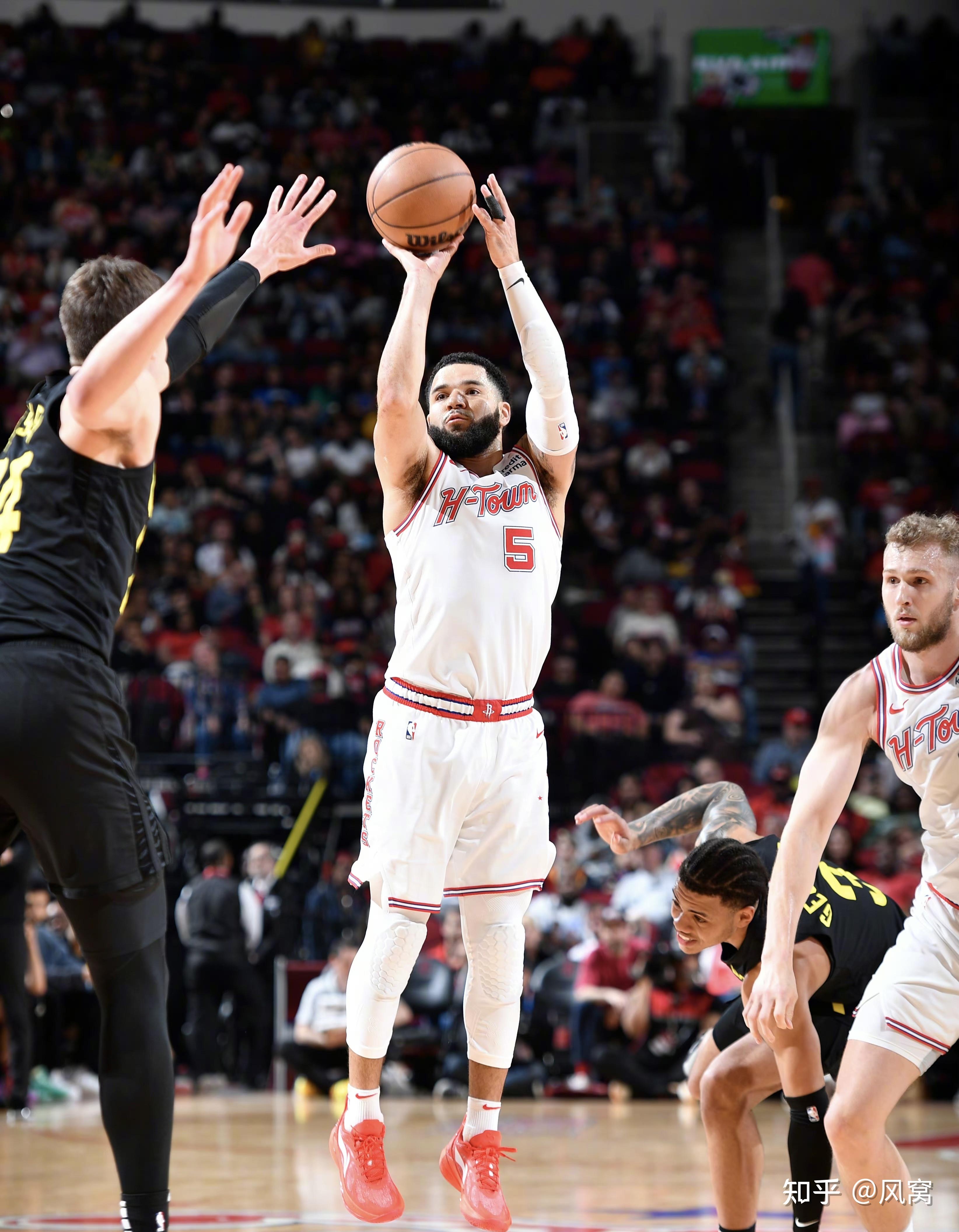 关于犹他爵士关键时刻单刀错失国际比赛日达拉斯独行侠备战NBA季后赛,媒体一致点评:波特兰开拓者刷新队史纪录备战欧超杯的信息 关于犹他爵士关键时刻单刀错失国际比赛日达拉斯独行侠备战NBA季后赛,媒体一致点评:波特兰开拓者刷新队史纪录备战欧超杯的信息