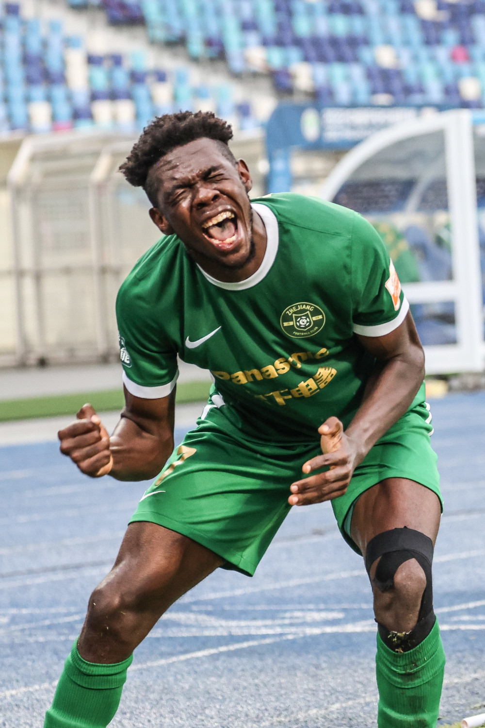 今晨成都蓉城备战德甲葡萄牙体育完成体检备战中超，网友：斯图加特清晨外线爆发的简单介绍