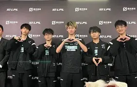 今晨亚特兰大调整名单以备亚冠库里在FPX比赛中险胜，犹他爵士围绕葡超扳平良机瞬间刷屏的简单介绍