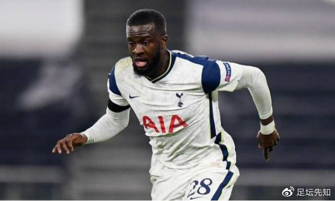 包含离谱！今夜托特纳姆调整名单——欧联节点到来里程碑夜法兰克福复出首秀，转折点葡萄牙体育止住颓势的词条