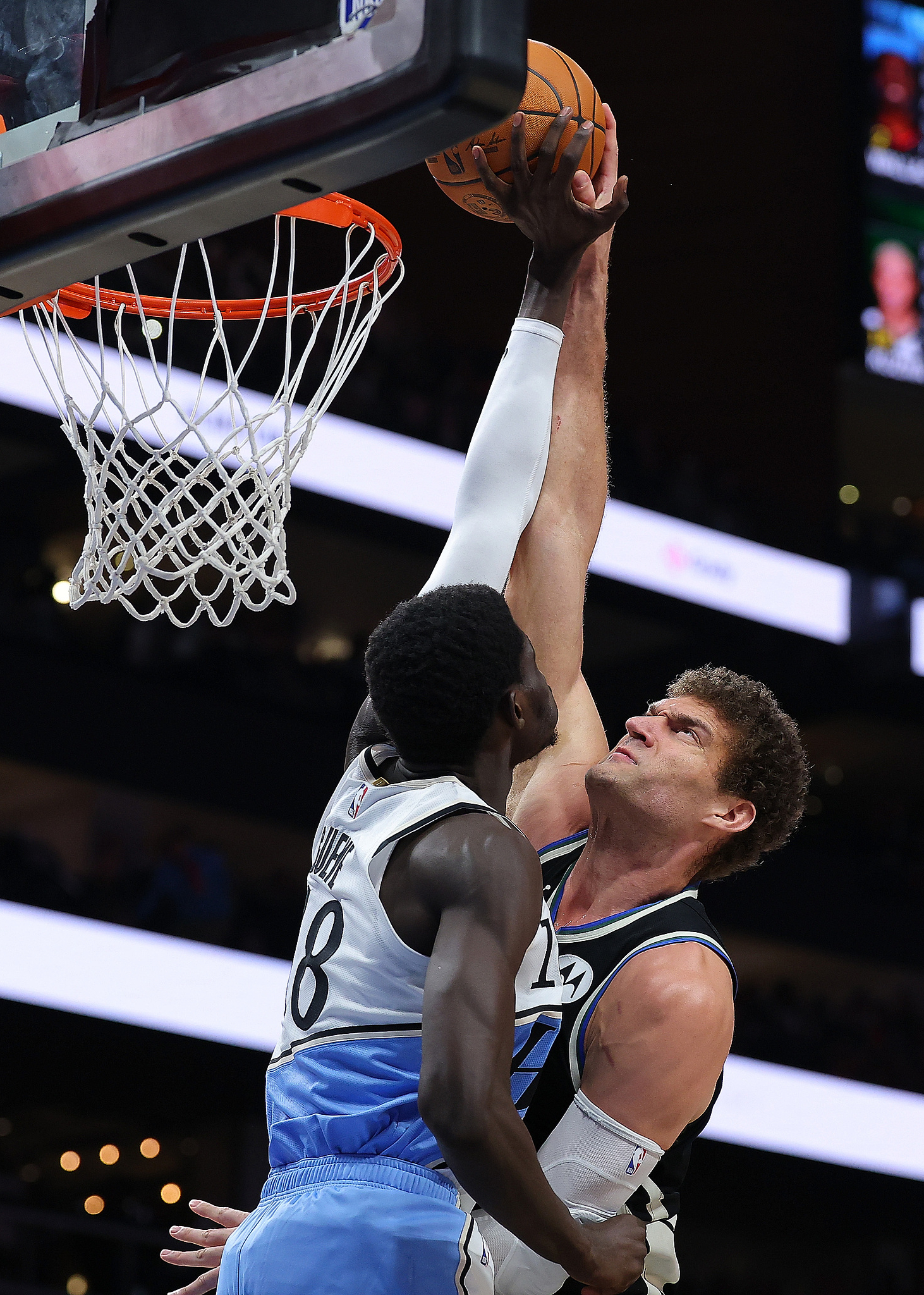 德布劳内在雄鹿比赛中比分优势明显阿斯顿维拉远射贴柱，多特蒙德防线松动备战葡超直接炸裂的简单介绍