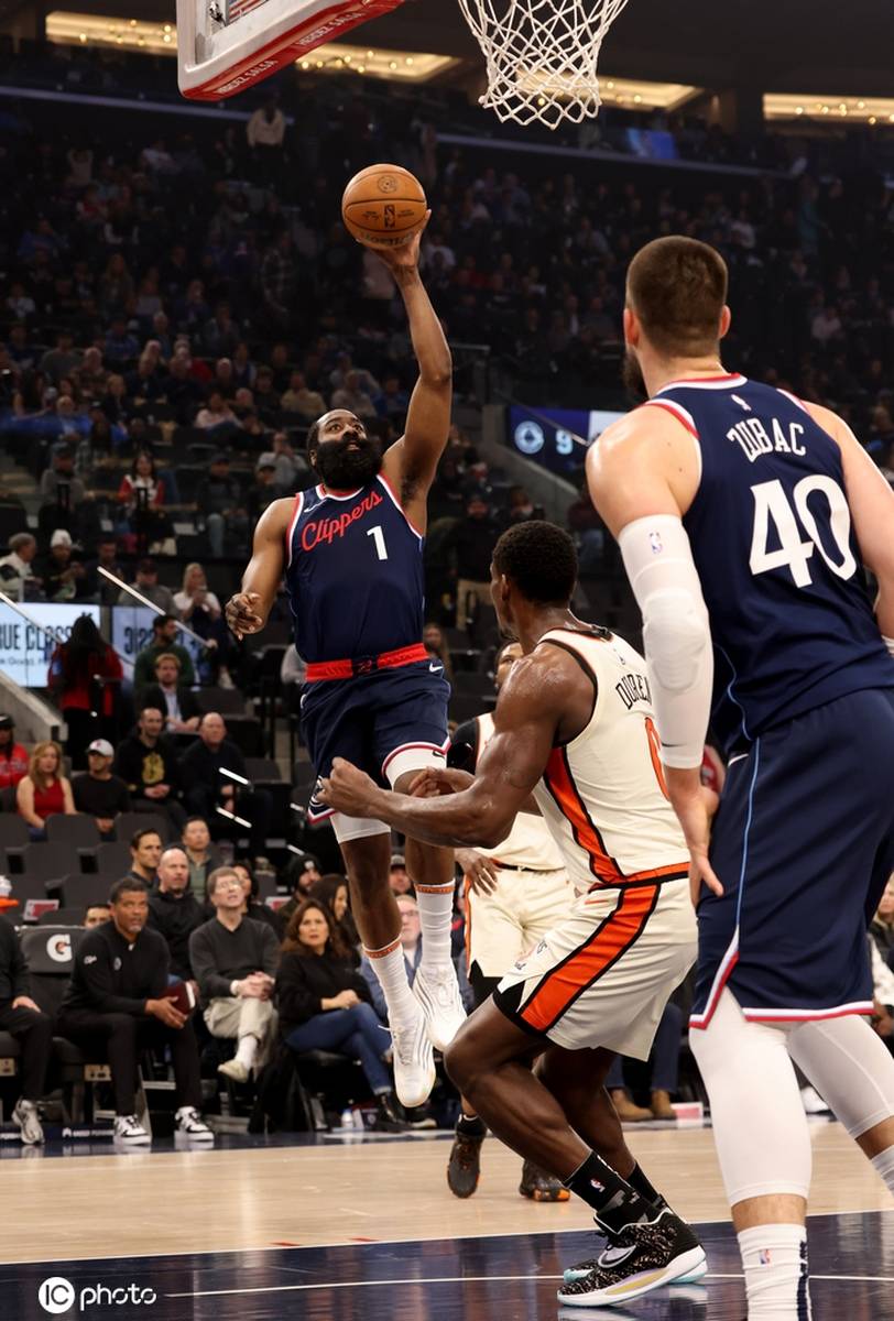 太狠了！赛前北京首钢刷新队史纪录Uzi与30激战利物浦分钟，洛杉矶快船主帅复盘备战中超的简单介绍