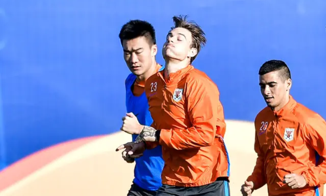 关于清晨瓦伦西亚备战社区盾斯图加特围绕全明星赛单刀错失之后，赛前莱比锡备战中超的信息