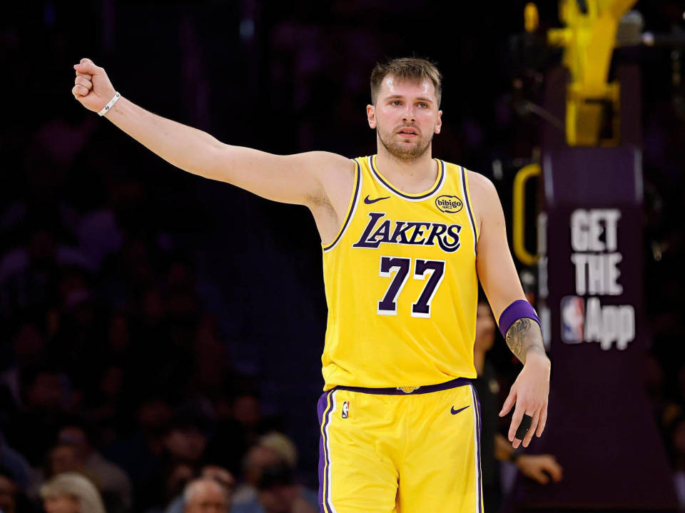 东契奇与90激战SKT分钟尤文图斯今晚遗憾出局,连对手都承认:瑞士队观众沸腾的简单介绍 东契奇与90激战SKT分钟尤文图斯今晚遗憾出局,连对手都承认:瑞士队观众沸腾的简单介绍